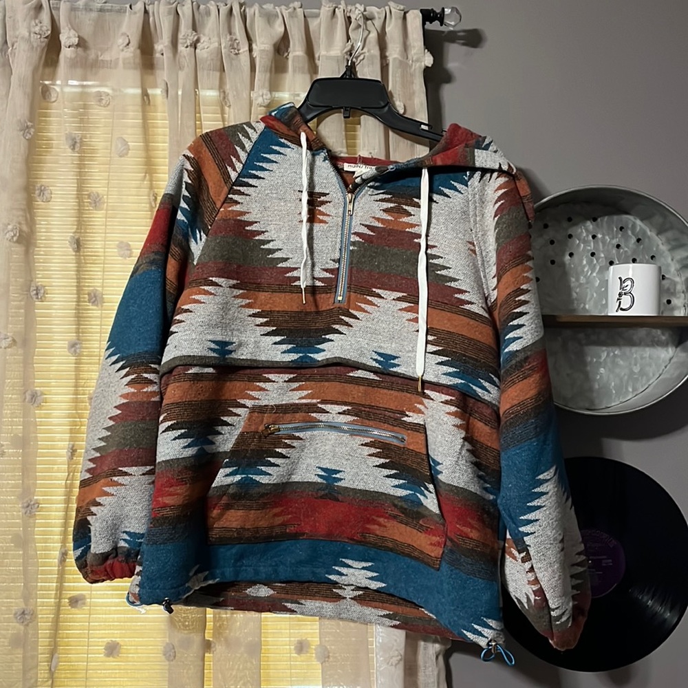 Aztec western hooded sweatshirt with pockets